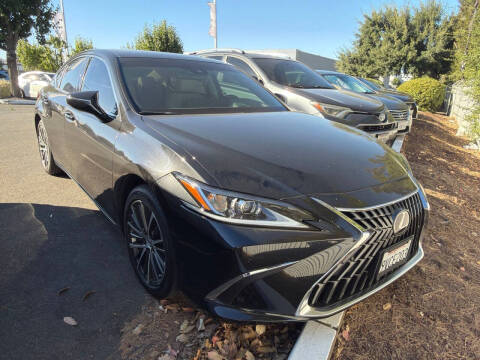 2025 Lexus ES 300h
