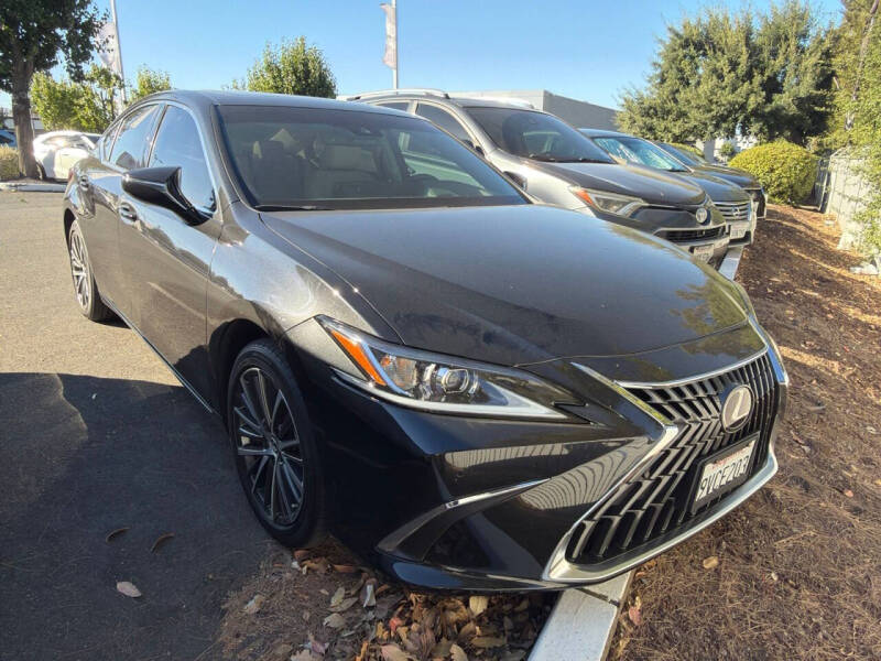 2025 Lexus ES 300h