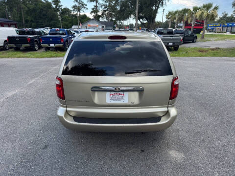 2005 Chrysler Town and Country