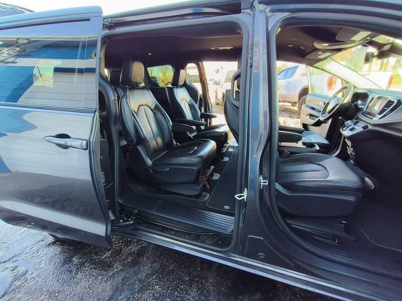 2022 Chrysler Pacifica Hybrid Touring L