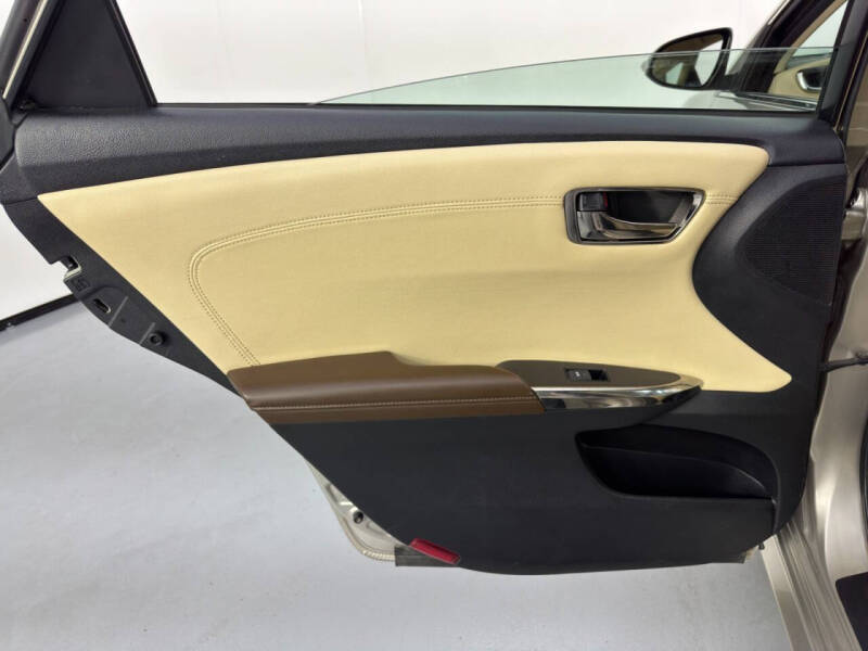 2013 Toyota Avalon XLE