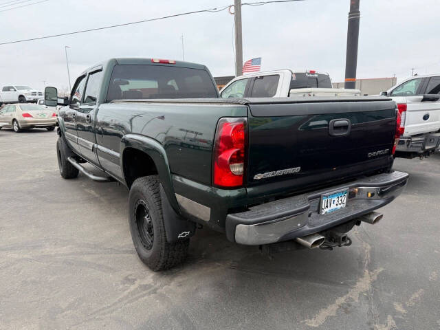 2005 Chevrolet Silverado 2500HD for sale at Car Smart Of St. Cloud in Saint Cloud, MN