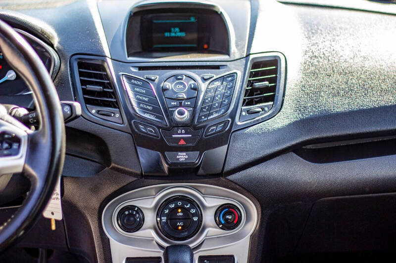 2015 Ford Fiesta SE