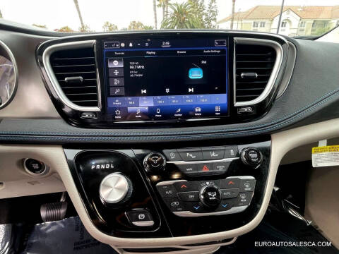 2021 Chrysler Pacifica Touring L