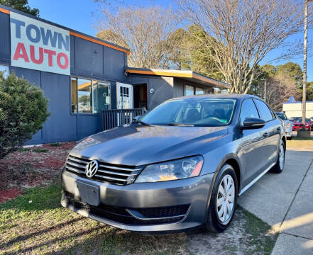 2012 Volkswagen Passat for sale at Town Auto in Chesapeake VA