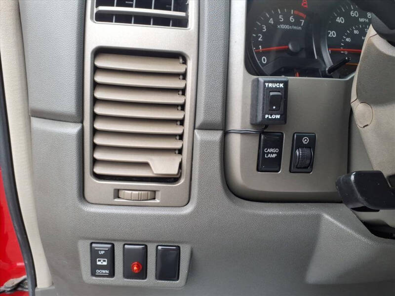 2005 Nissan Titan LE