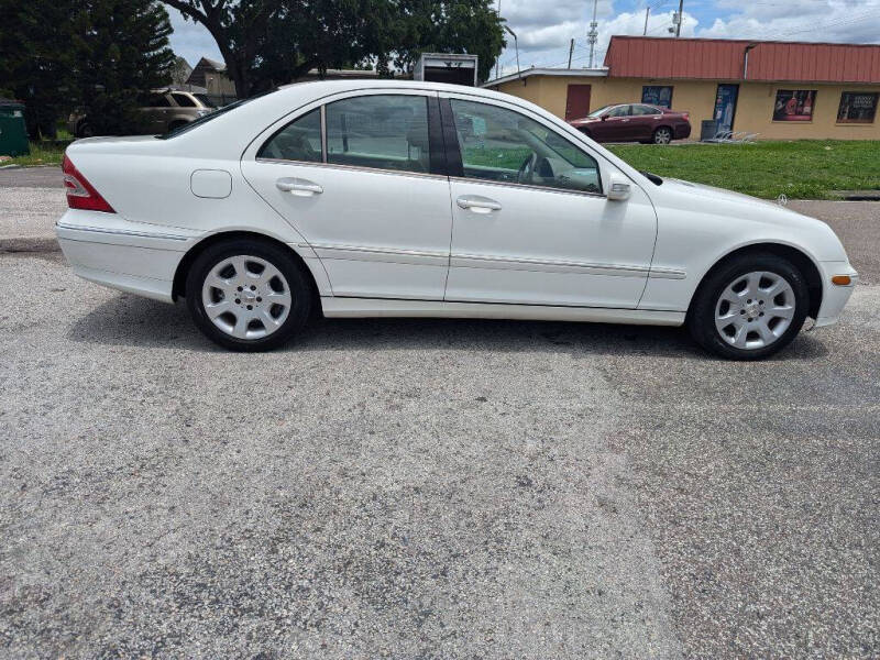 2006 Mercedes-Benz C-Class null photo 13