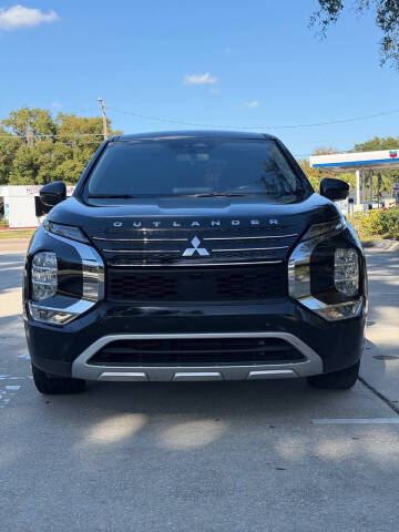 2023 Mitsubishi Outlander SE