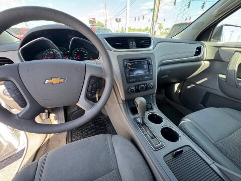 2017 Chevrolet Traverse LS