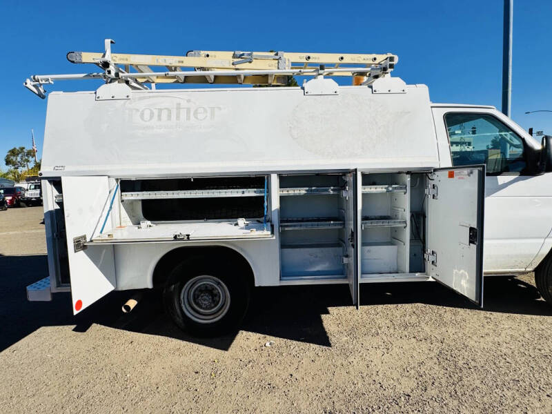 2011 Ford E-Series E-350 SD