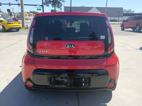 2016 Kia Soul +