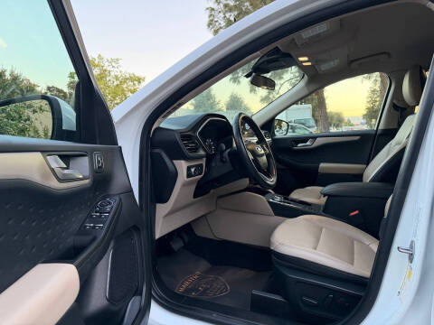 2020 Ford Escape SEL