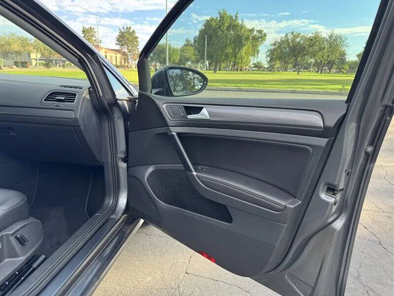 2018 Volkswagen Golf SportWagen