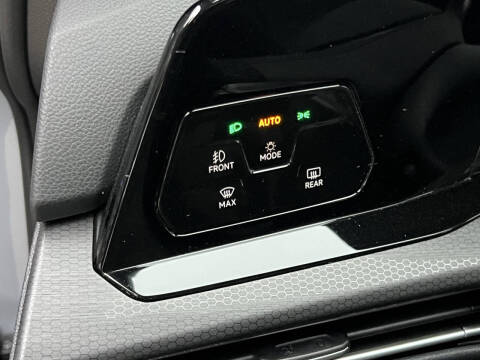 2023 Volkswagen Golf GTI SE