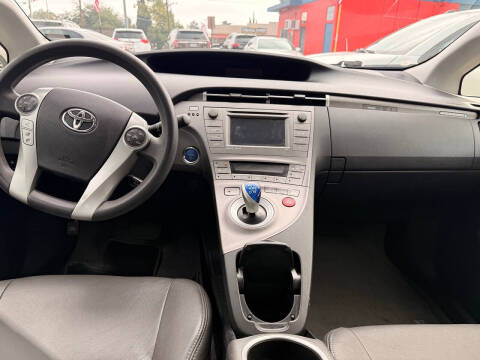 2012 Toyota Prius Plug-in Hybrid