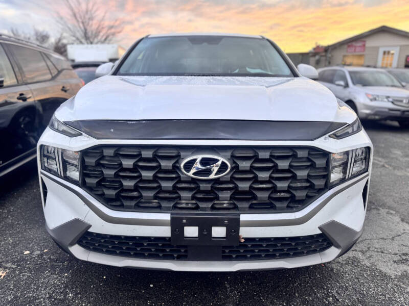 2022 Hyundai Santa Fe SE's photo