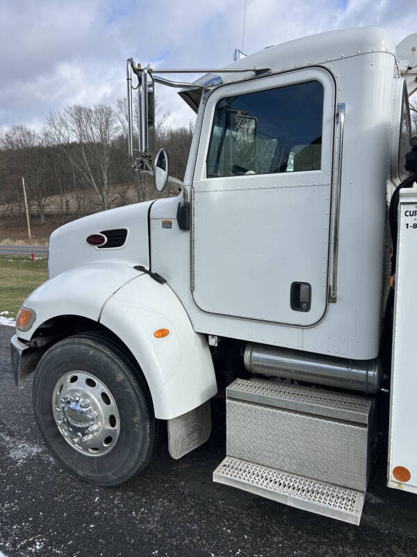 2006 Peterbilt 335 Mechanic's Truck
