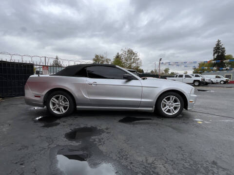 2014 Ford Mustang V6