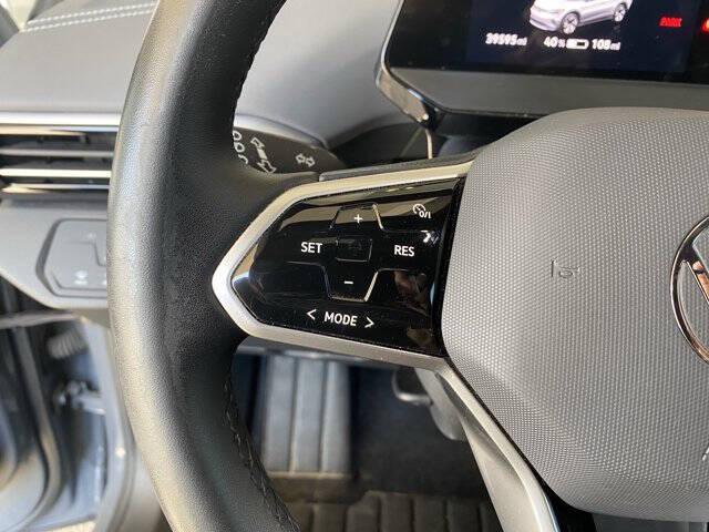 2023 Volkswagen ID.4 Pro