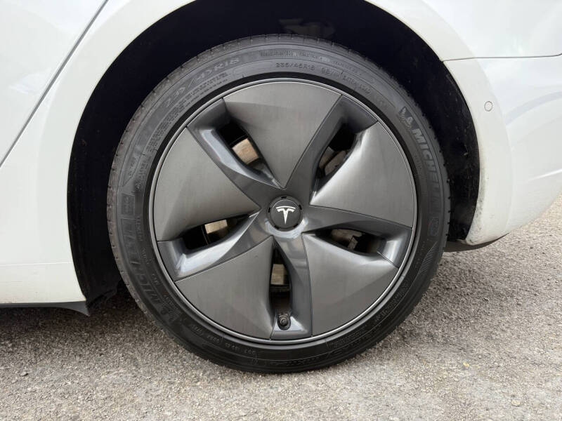 2019 Tesla Model 3 Standard Range Plus