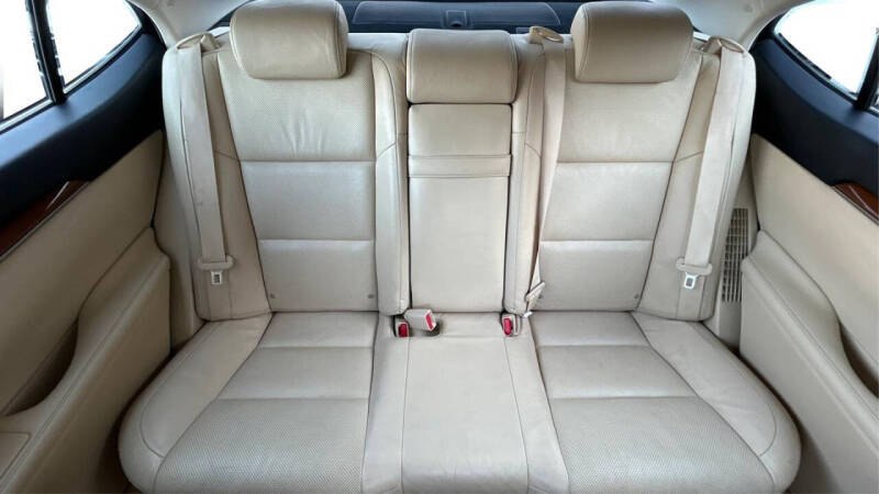 2013 Lexus ES 300h