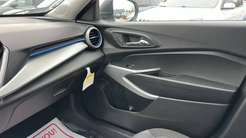 2025 Chevrolet Trax LS