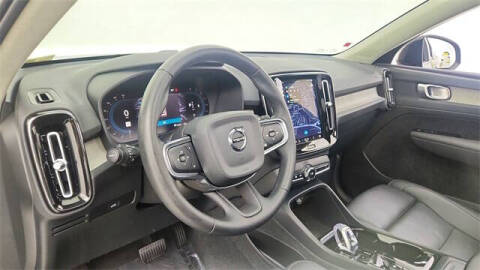 2024 Volvo XC40 B5 Plus Dark Theme