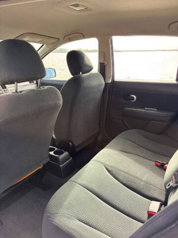 2012 Nissan Versa 1.8 S