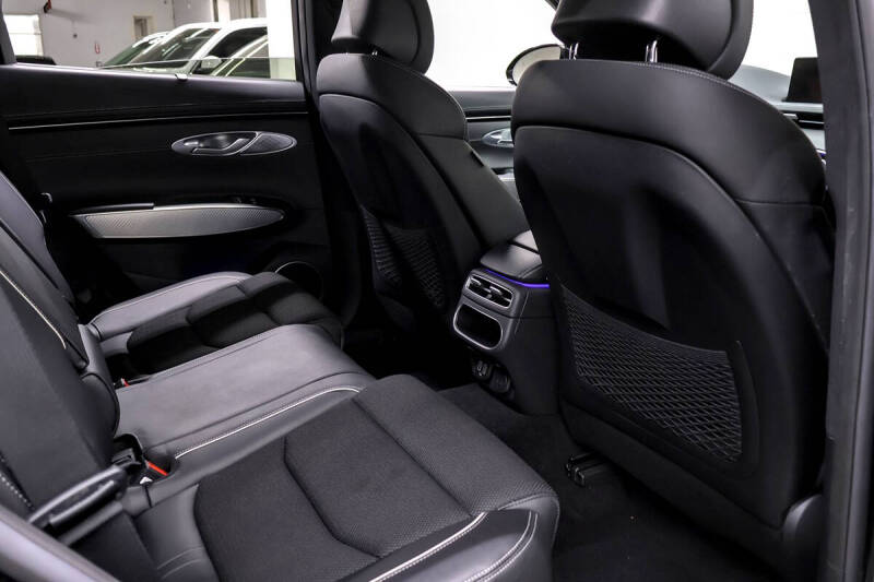 2022 Genesis GV70 2.5T Standard