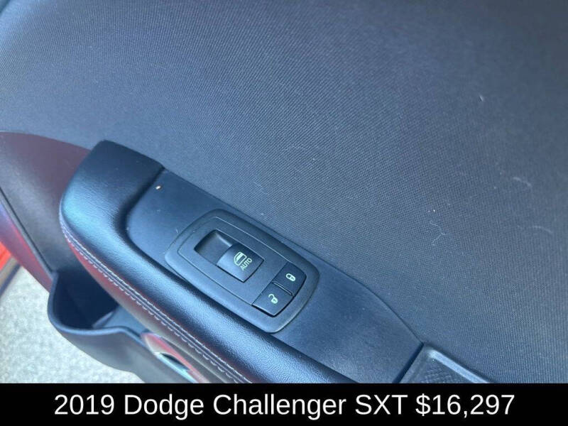 2019 Dodge Challenger SXT