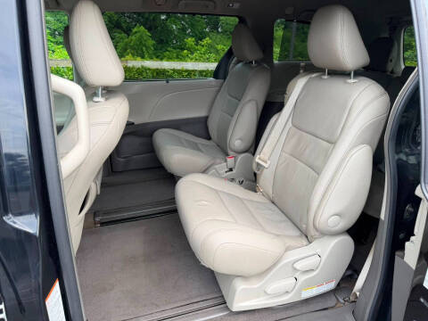 2015 Toyota Sienna XLE Premium 8-Passenger