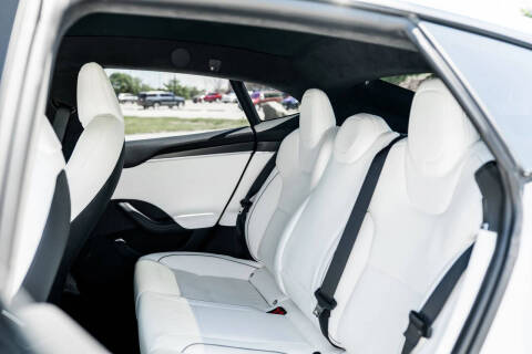 2022 Tesla Model S Plaid