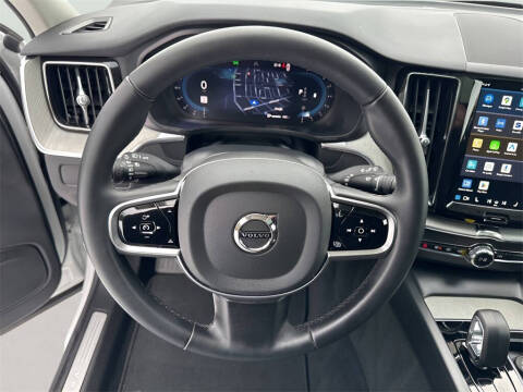 2025 Volvo XC60 B5 Plus Dark Theme