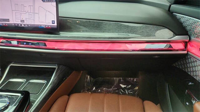 2023 BMW 7 Series 740i