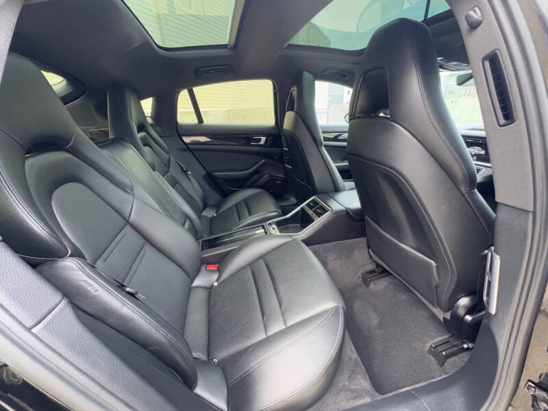 2020 Porsche Panamera 4