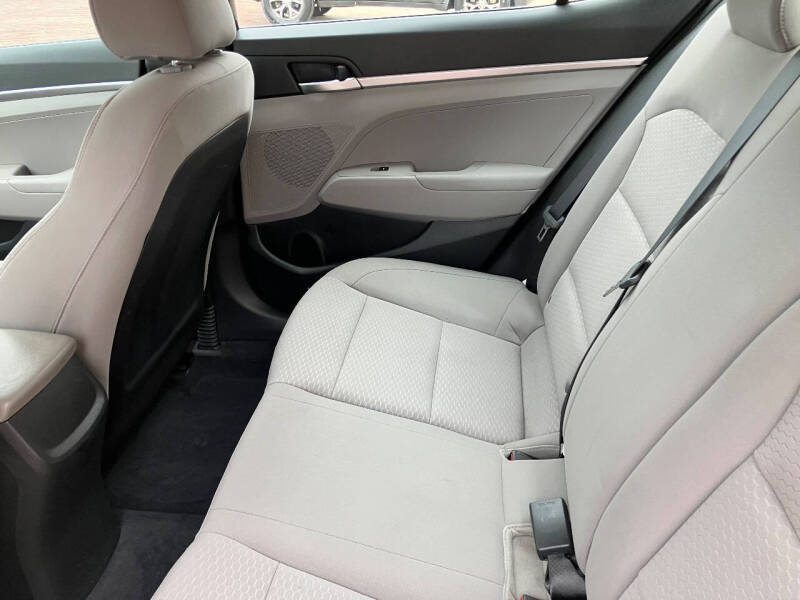 2020 Hyundai Elantra SE