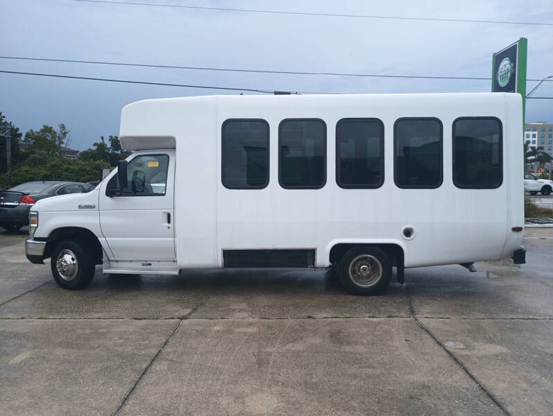 2017 Ford E-Series E-350 SD