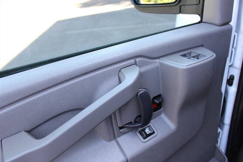 2020 GMC Savana 2500