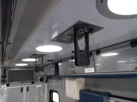 2013 Freightliner M2 106
