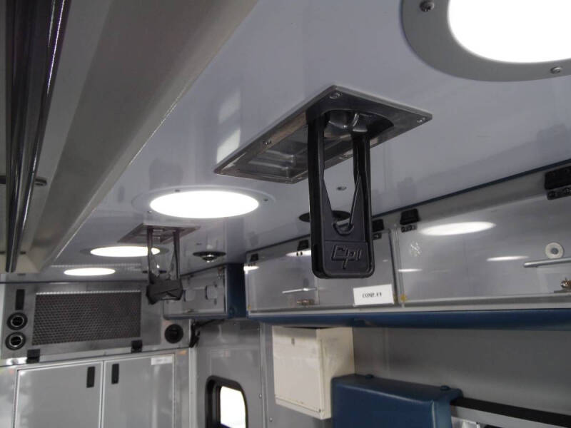 2013 Freightliner M2 106