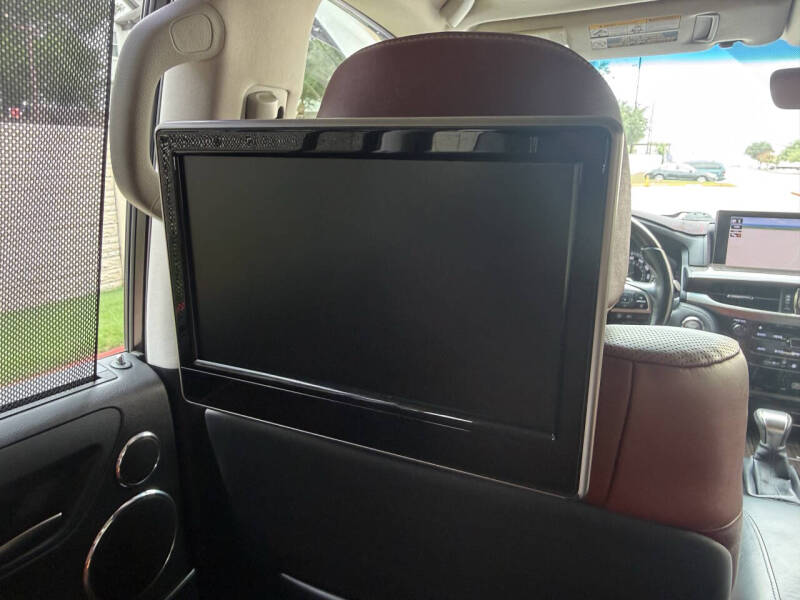 2017 Lexus LX 570