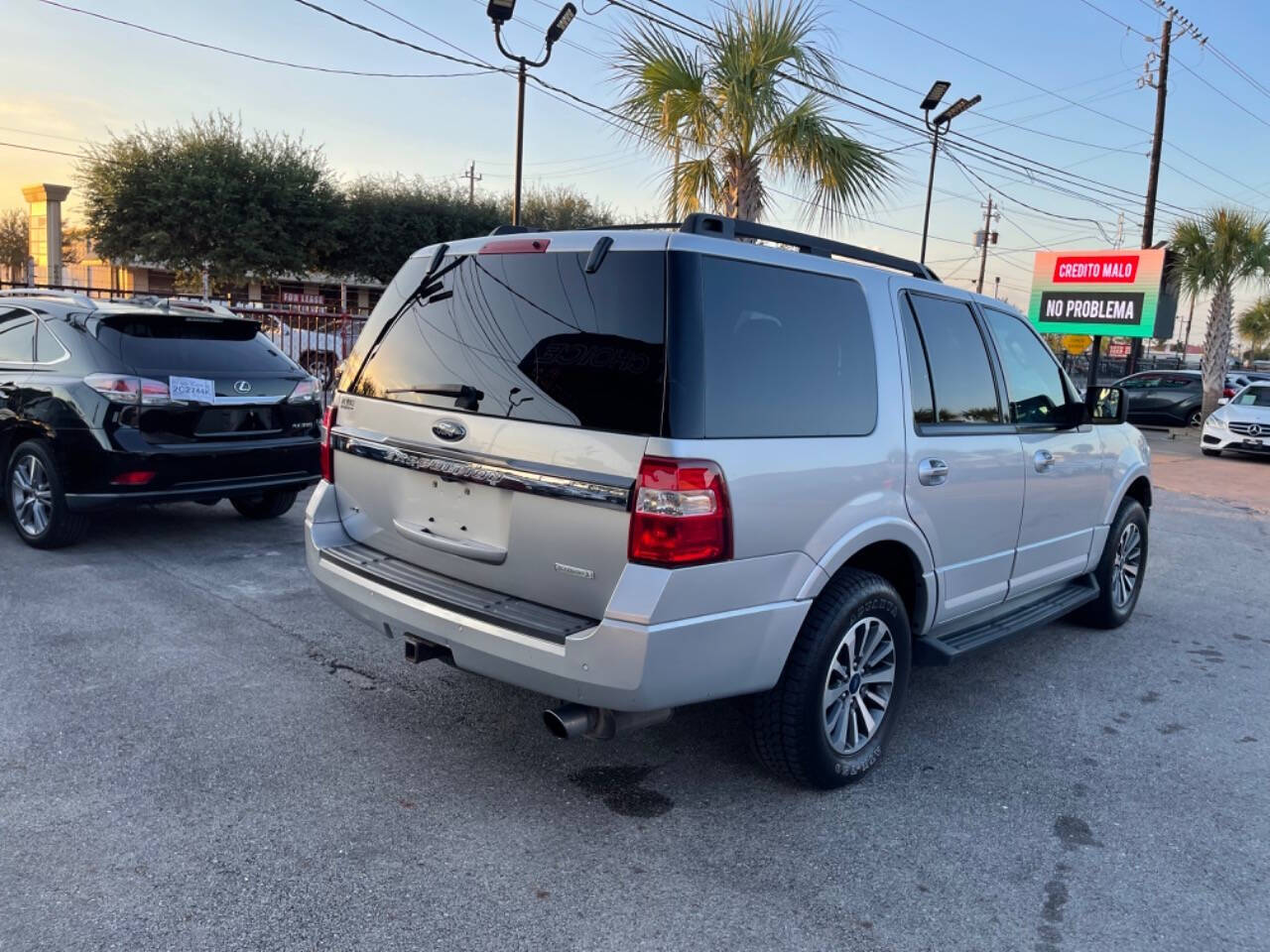 2017 Ford Expedition for sale at SMART CHOICE AUTO in Pasadena, TX