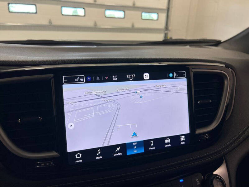 2027 Chrysler Pacifica Limited