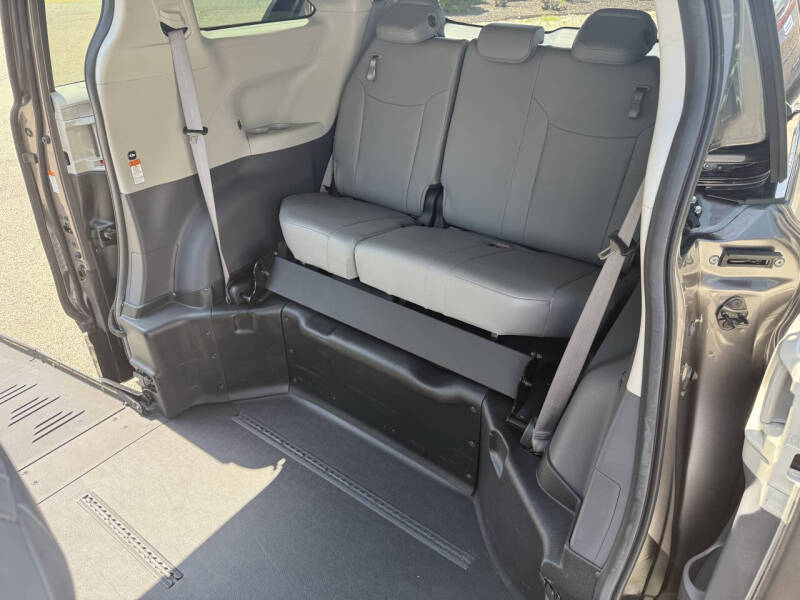 2024 Toyota Sienna XLE 7-Passenger