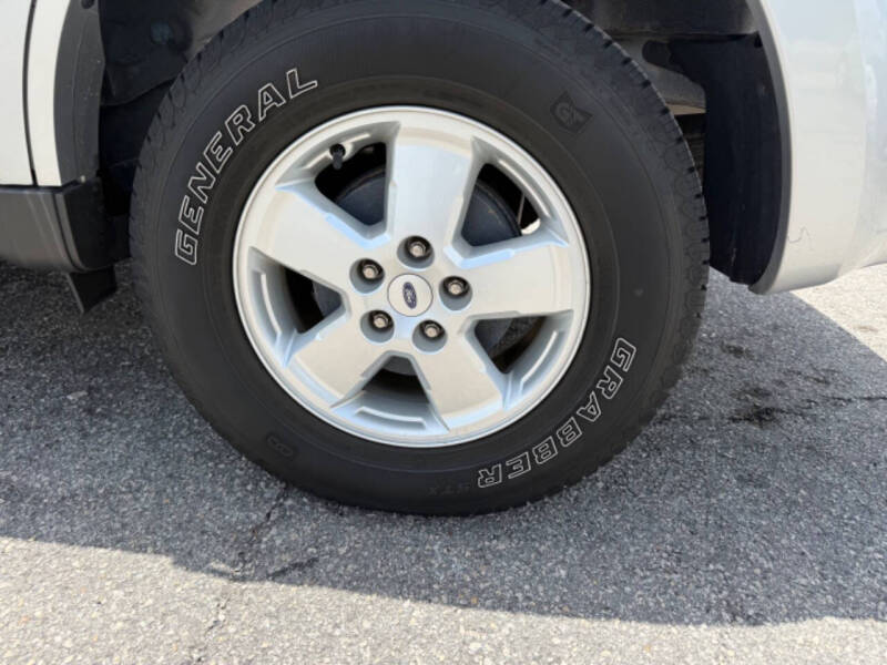 2010 Ford Escape XLS