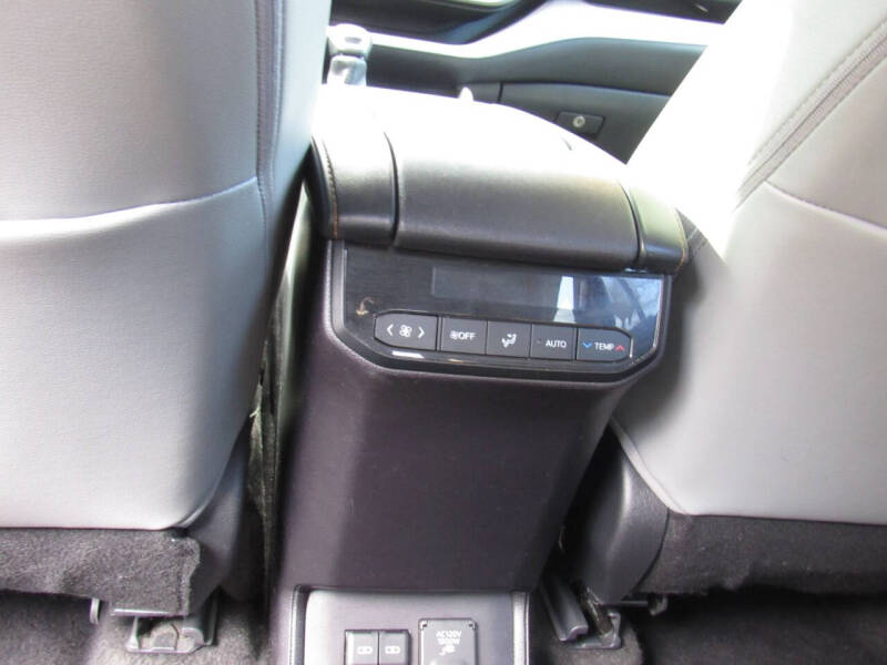 2023 Toyota Highlander Hybrid Bronze Edition