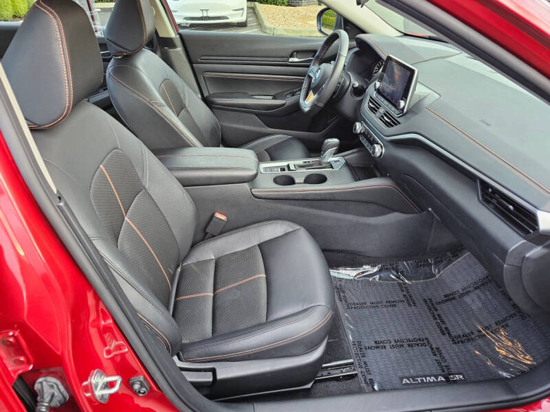 2022 Nissan Altima 2.5 SR