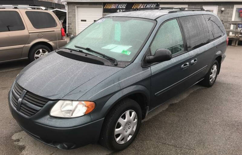 2005 Dodge Grand Caravan for sale at RACEN AUTO SALES LLC in Buckhannon WV