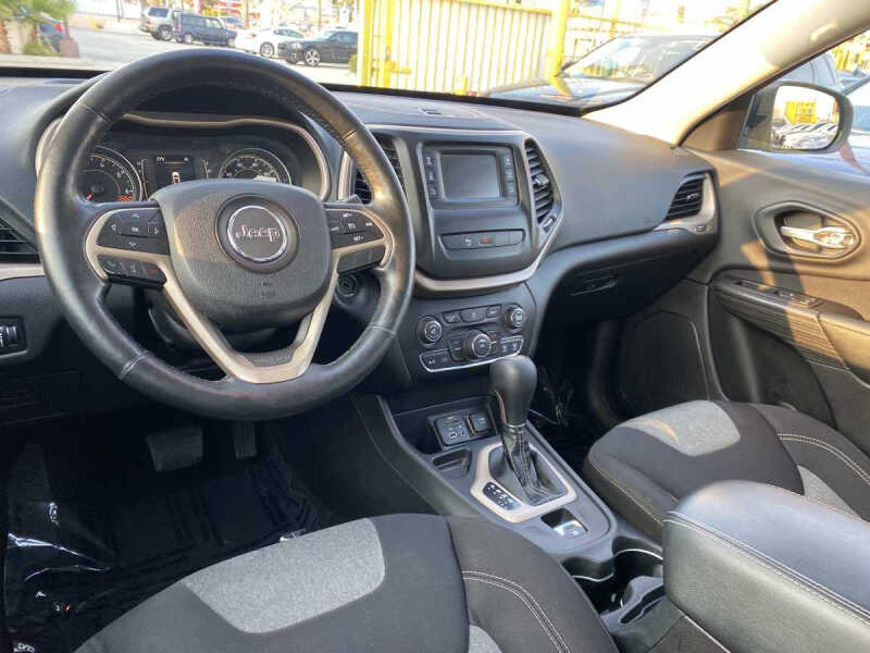 2014 Jeep Cherokee Sport