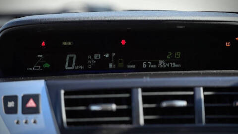 2014 Toyota Prius v Five